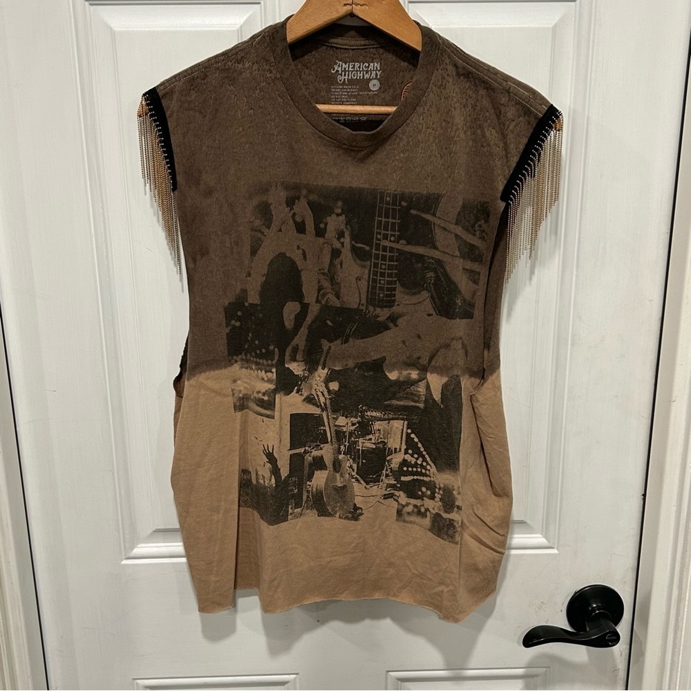 NWT American Highway Women’s Fringe Sleeve Graphic Music festival T-Shirt, Sz M